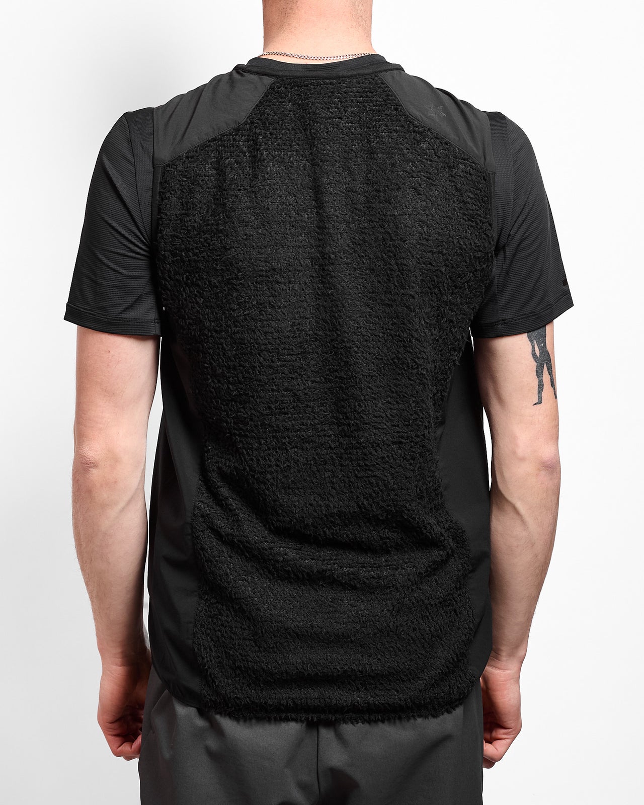 Kel Light Vest in Black