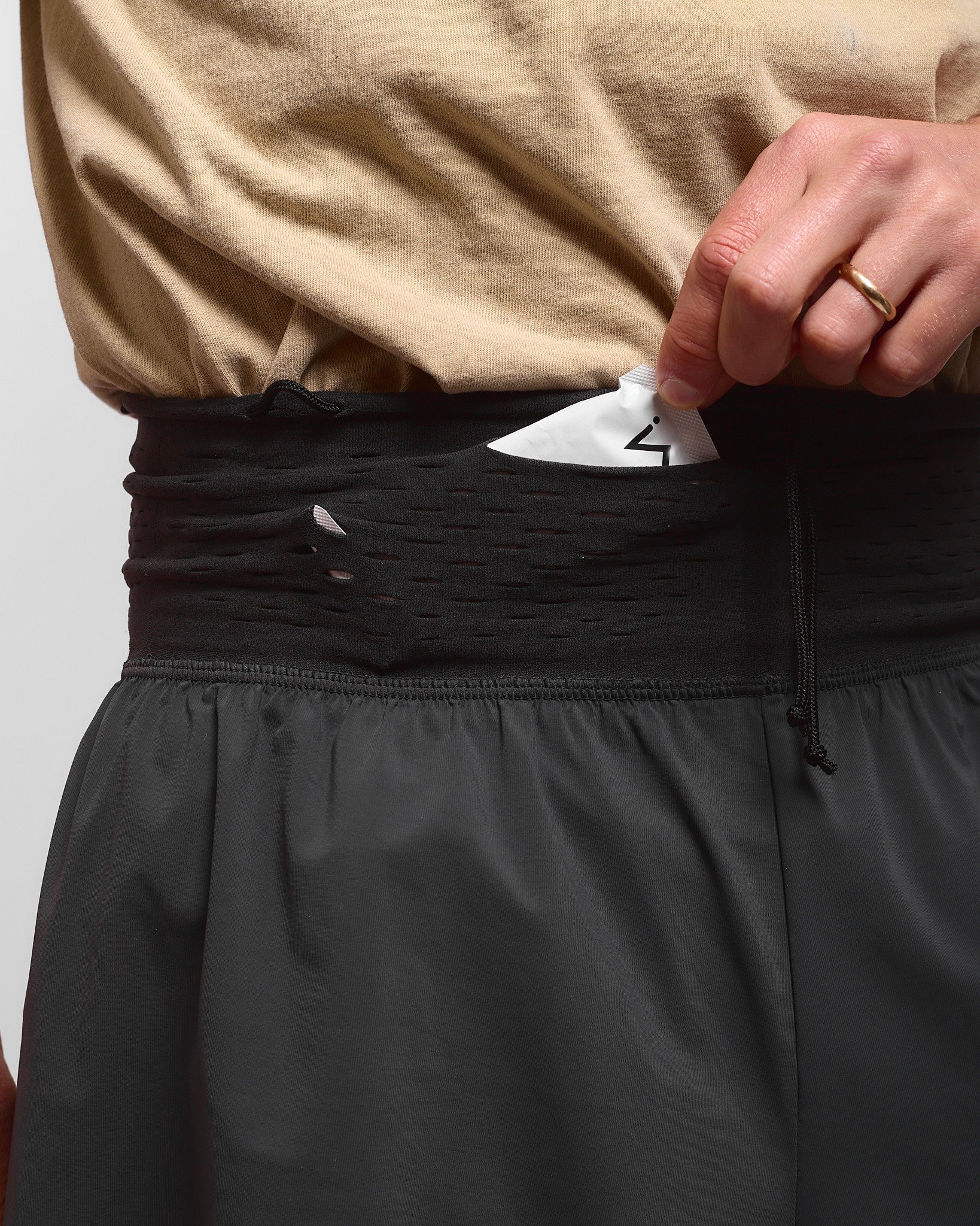 Warp Short Short in Anthracite ~ Windthrow