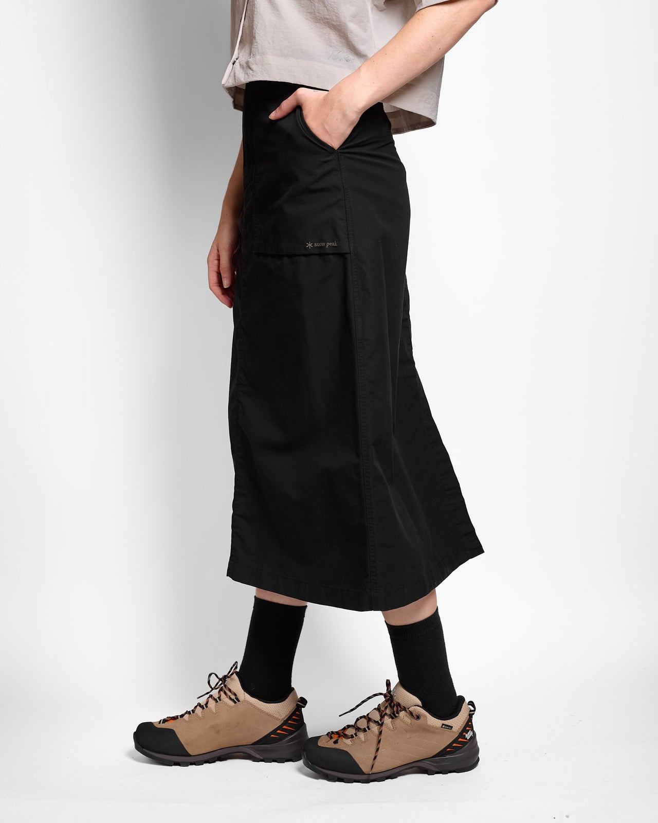 Light Dobby Cloth Skirt in Black