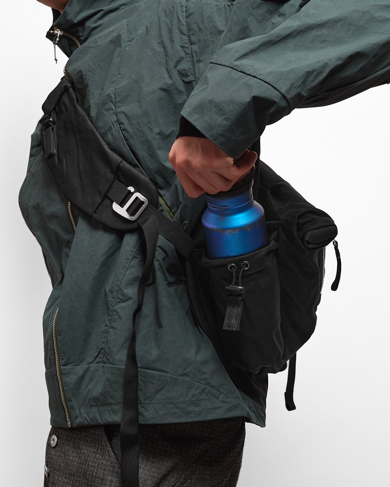 Bubble-Roll Wax Messenger Bag in Black