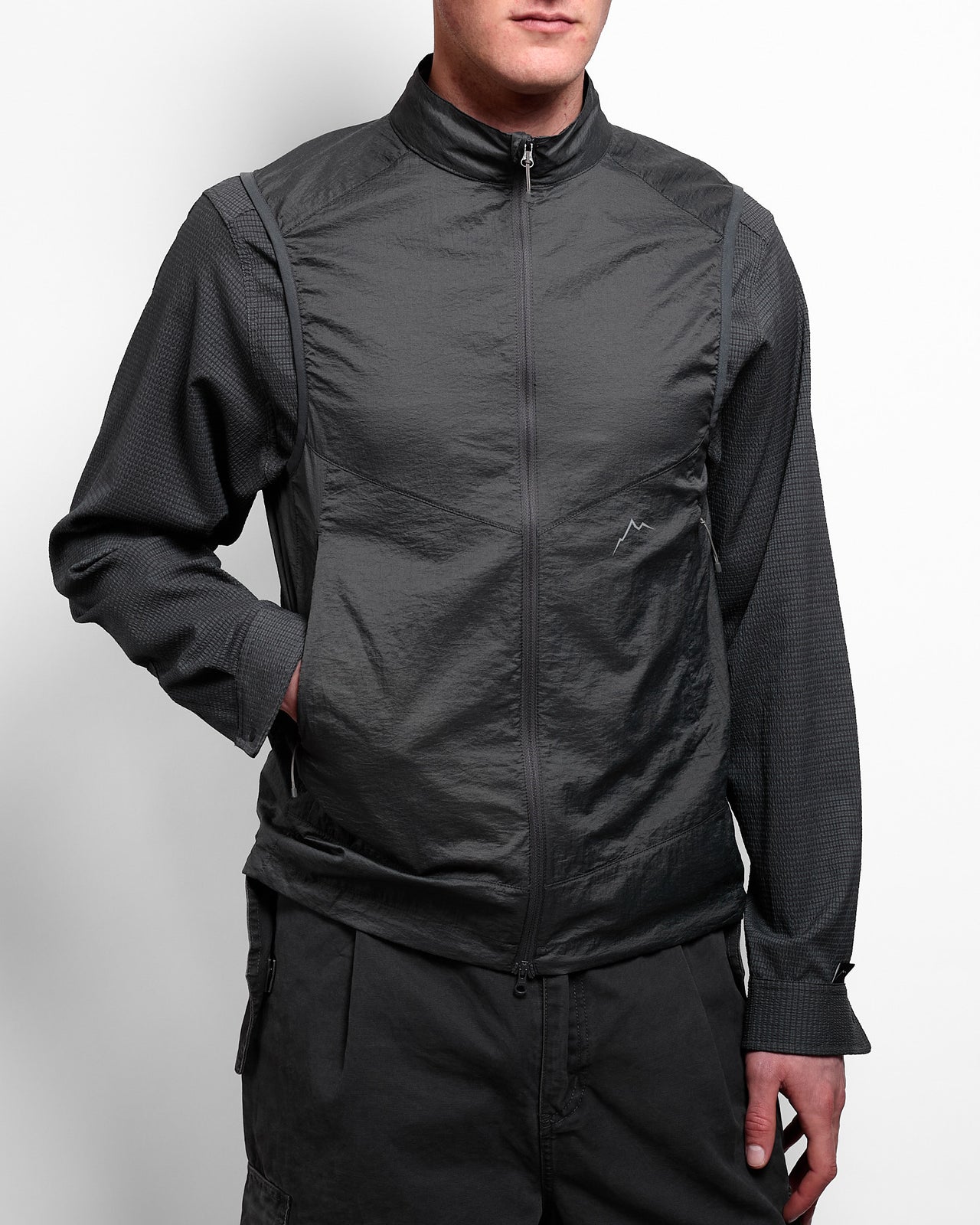 Reflect Wind Vest in Dark Grey