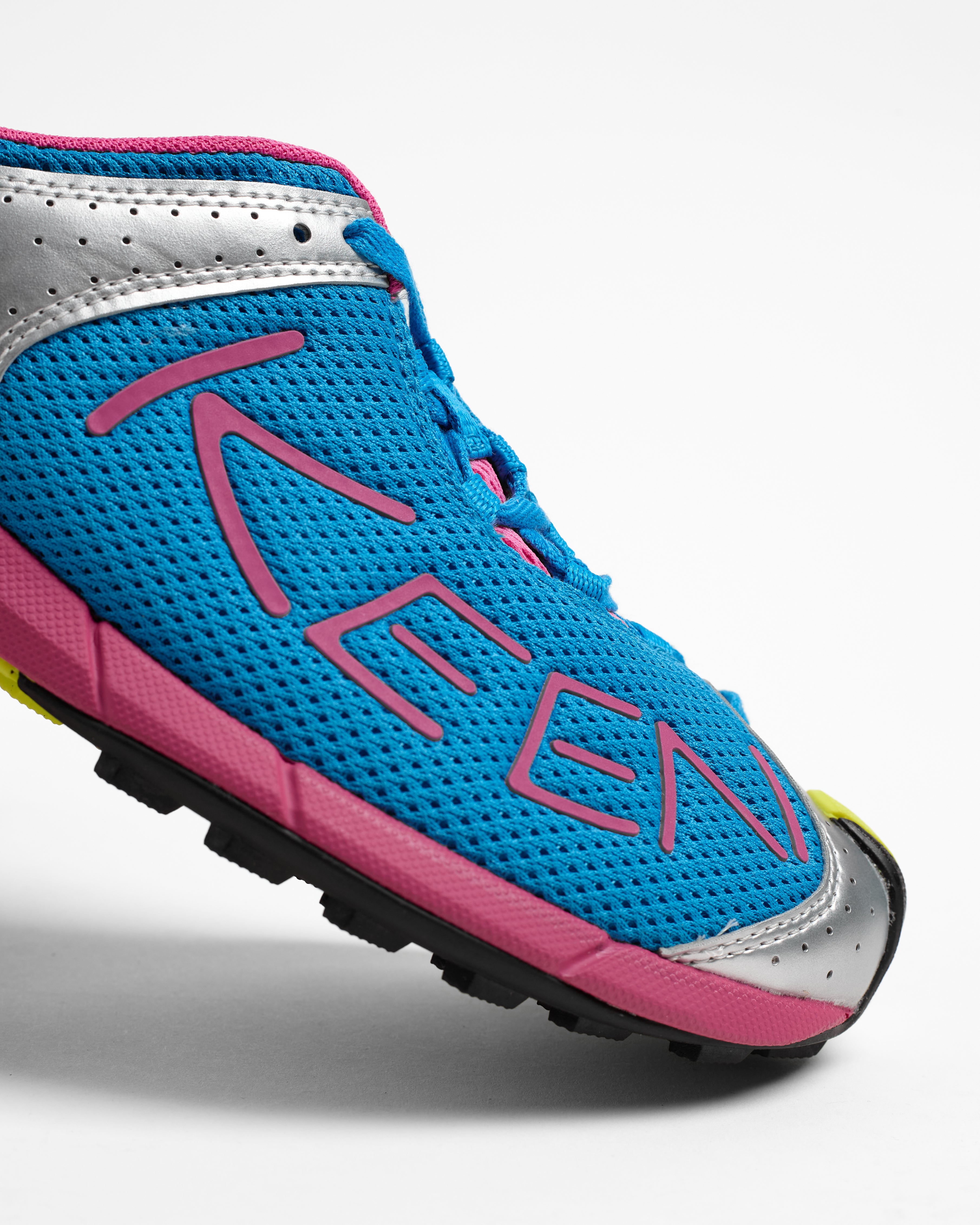 W's A86 in Swedish Blue/Shocking Pink ~ Windthrow