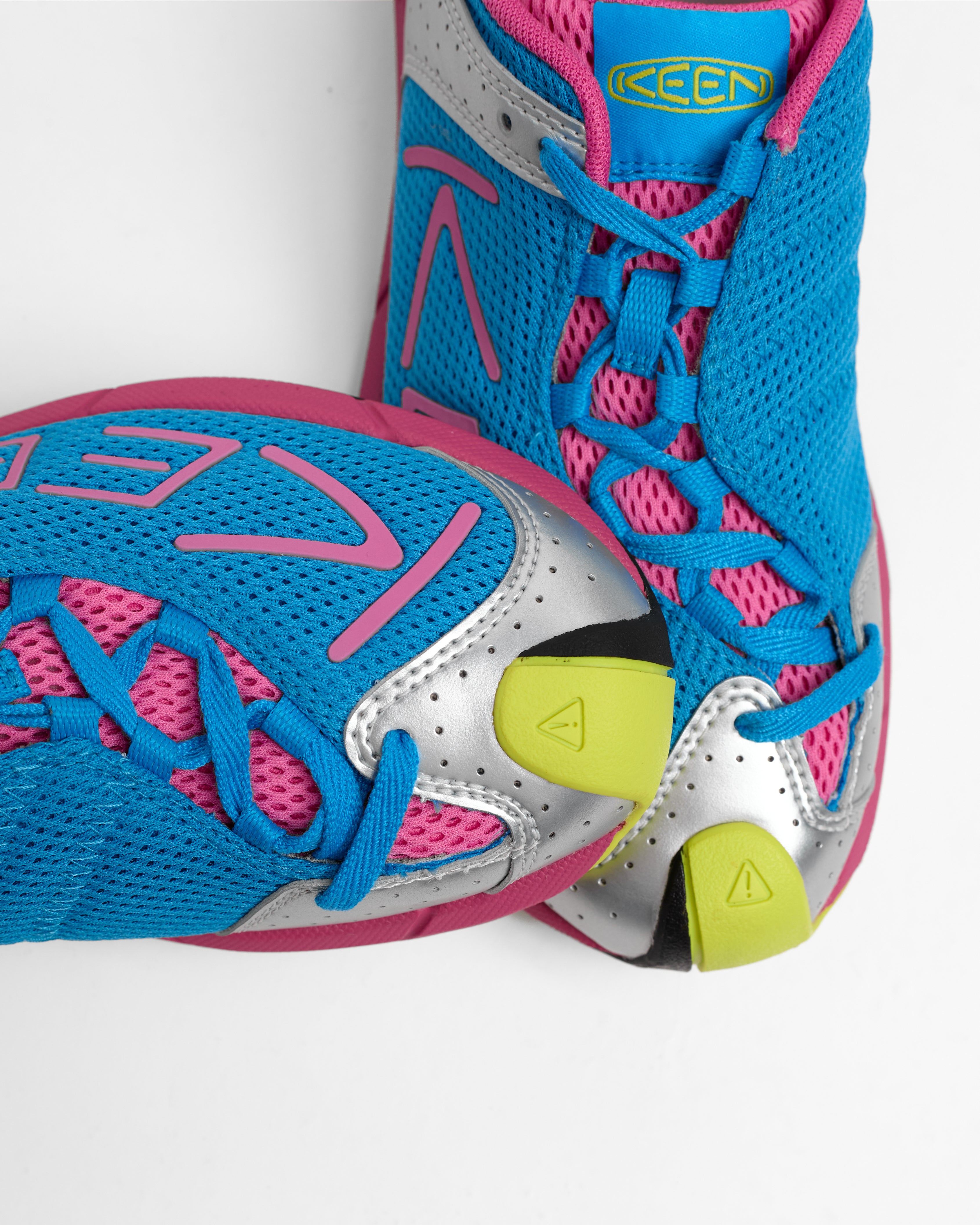 W's A86 in Swedish Blue/Shocking Pink ~ Windthrow