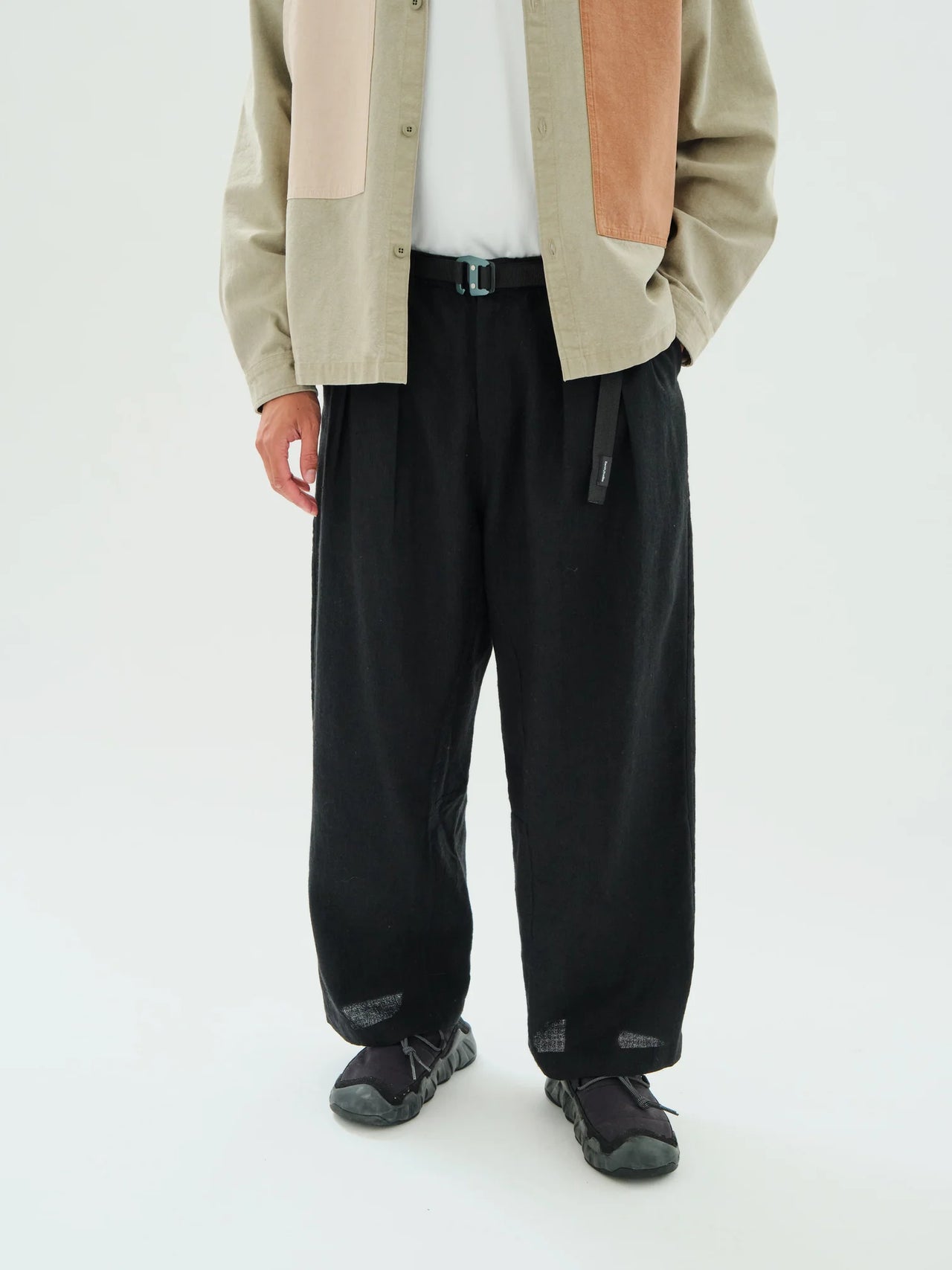 MP-111 Pleated Trouser in Charcoal Linen