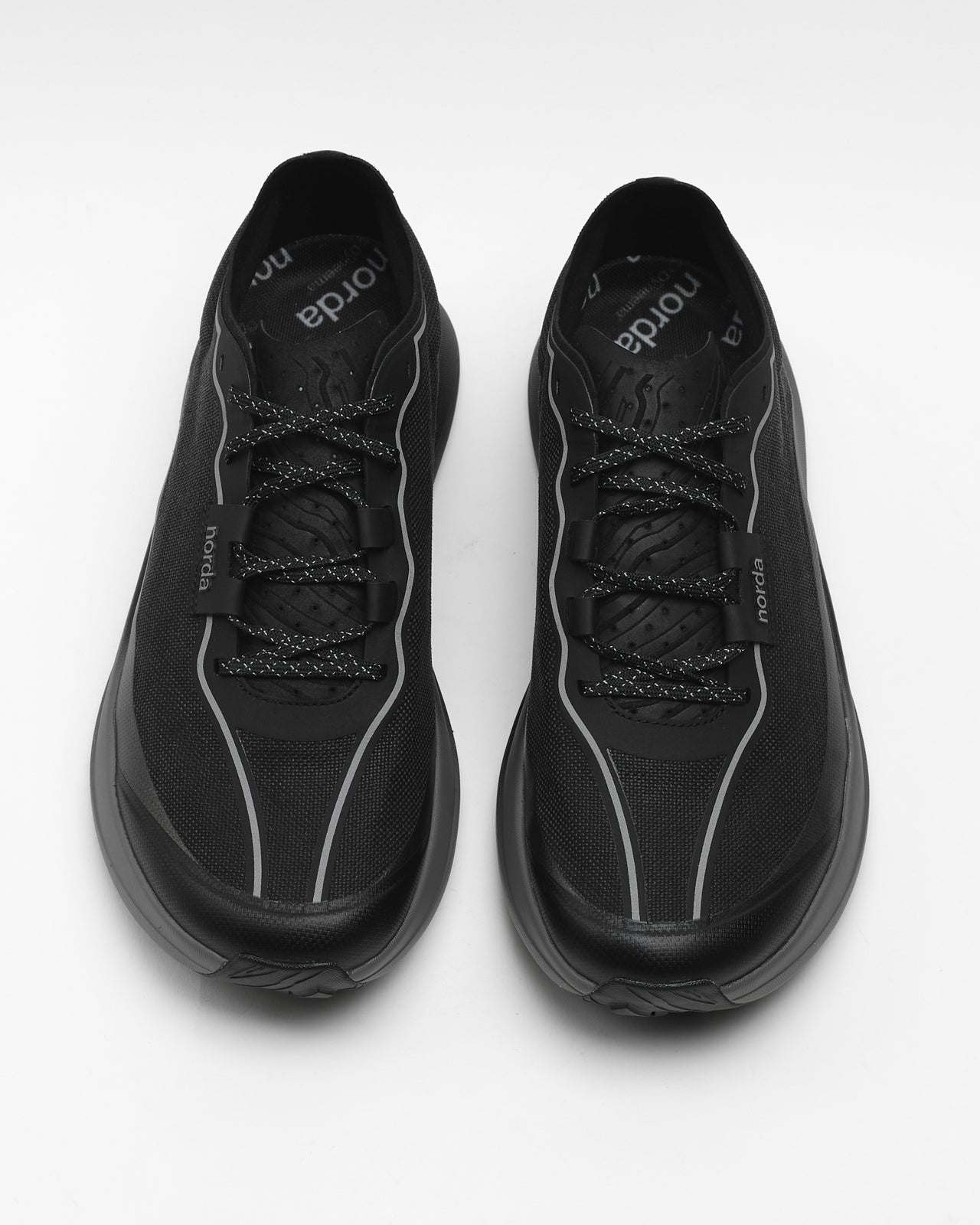 norda 005 in Stealth Black