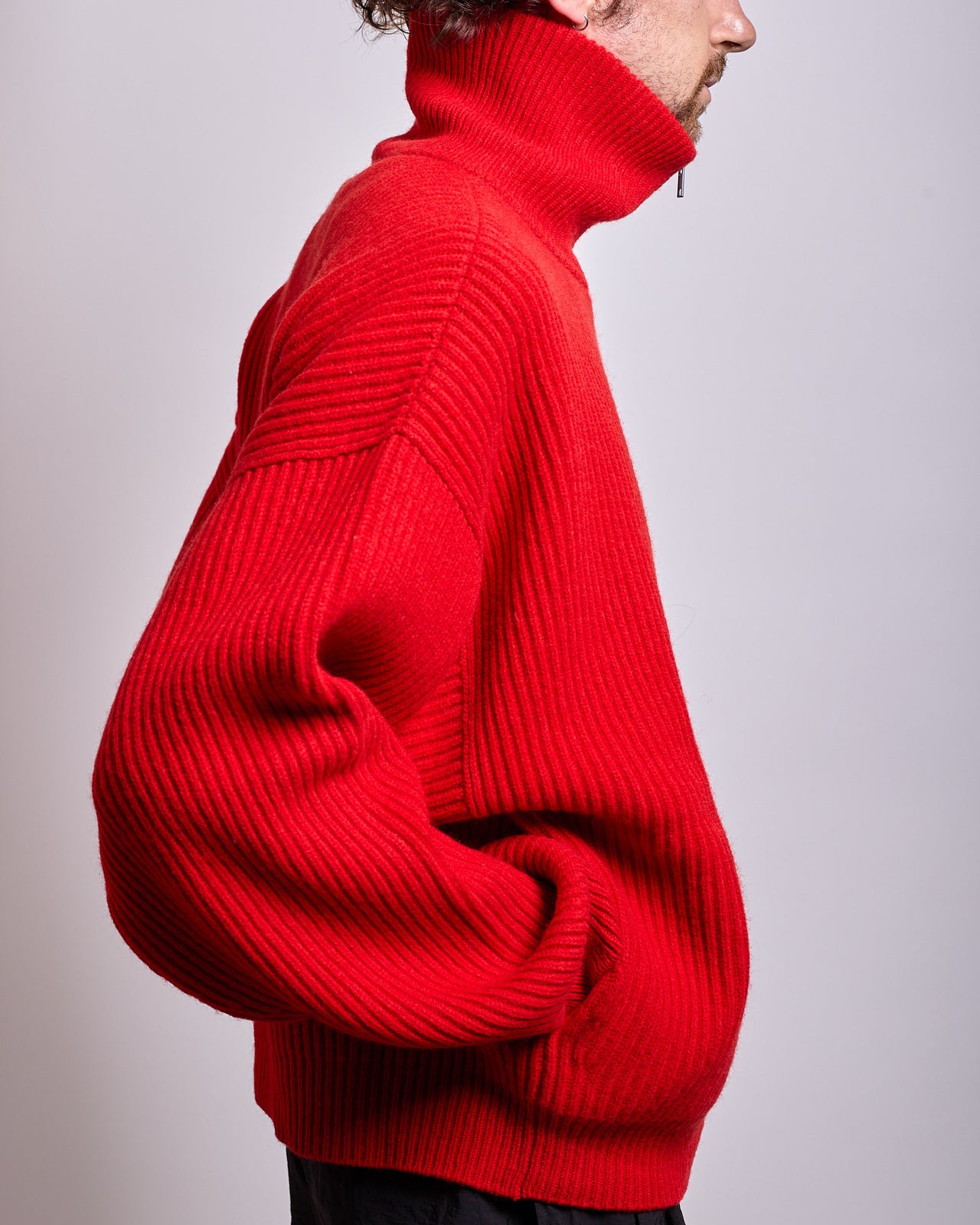 Vonarstræti Zipped Sweater in Red