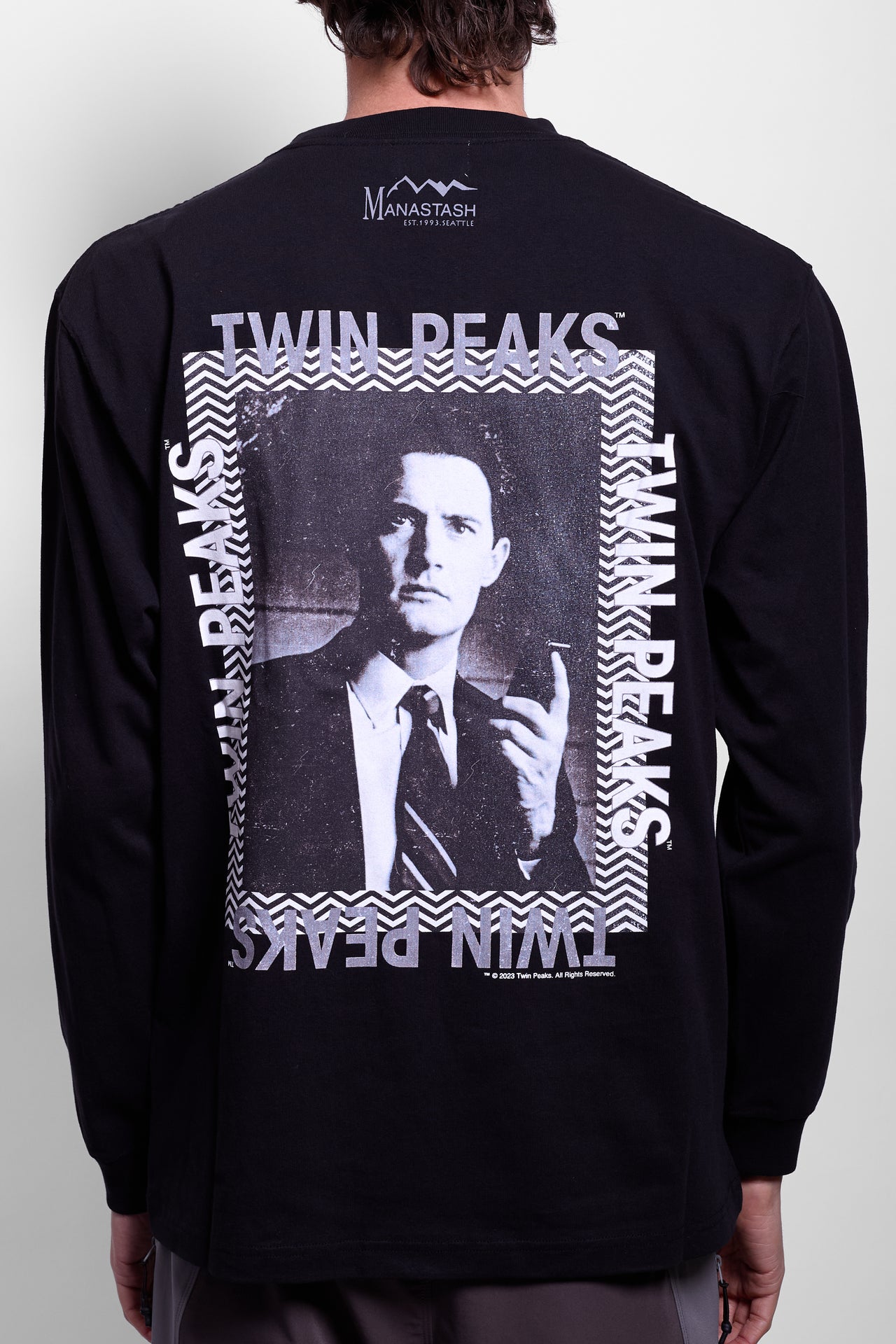 Twin Peaks L/S Tee 01 in Black