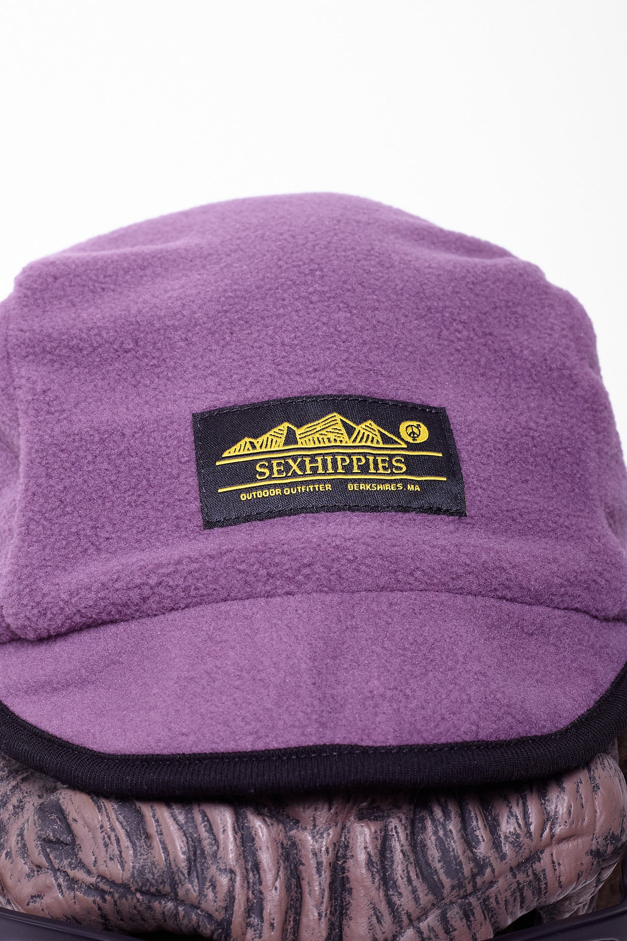 Fleece Mountain Hat in Purple/Black