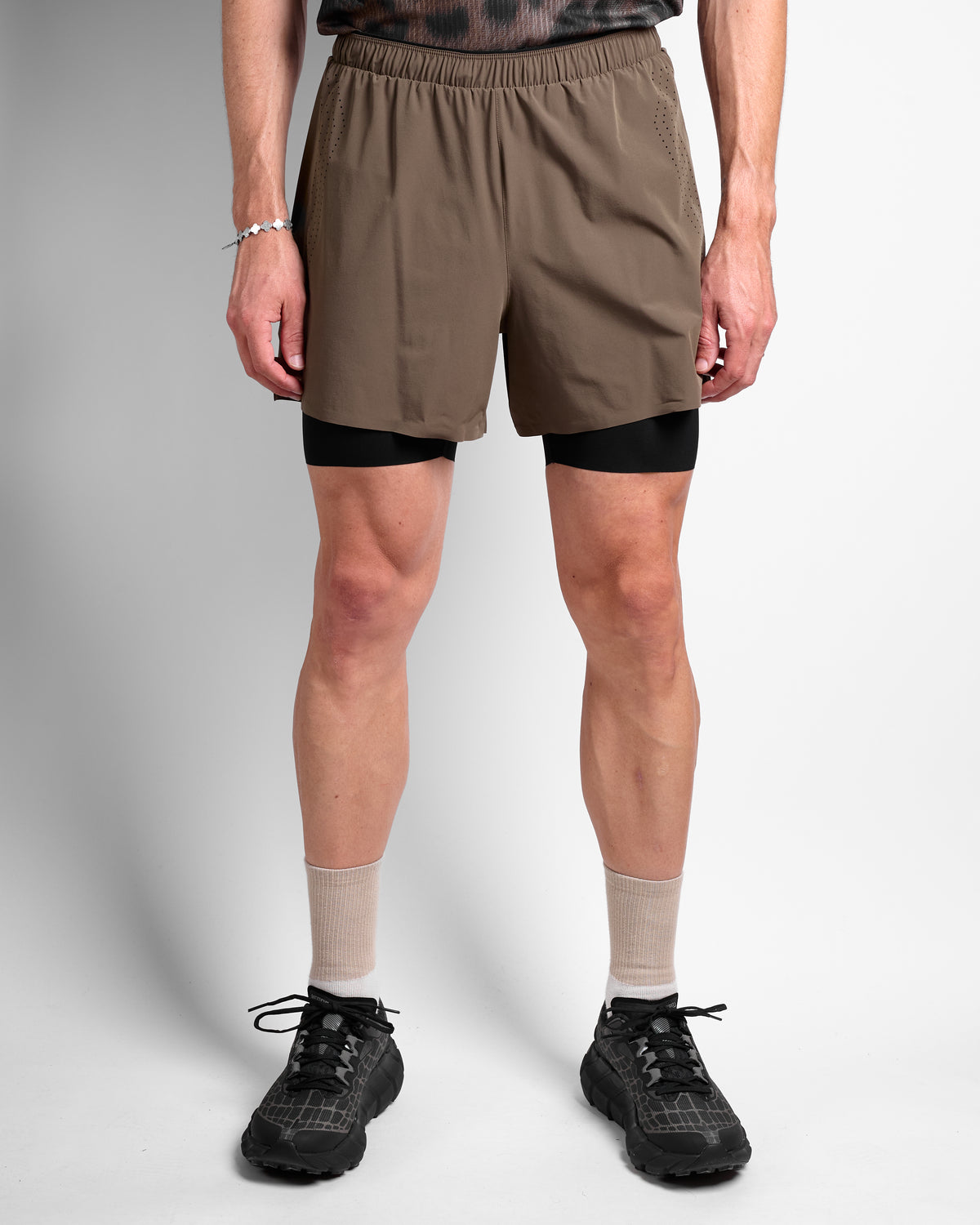 Dual Run Shorts in Khaki/Black