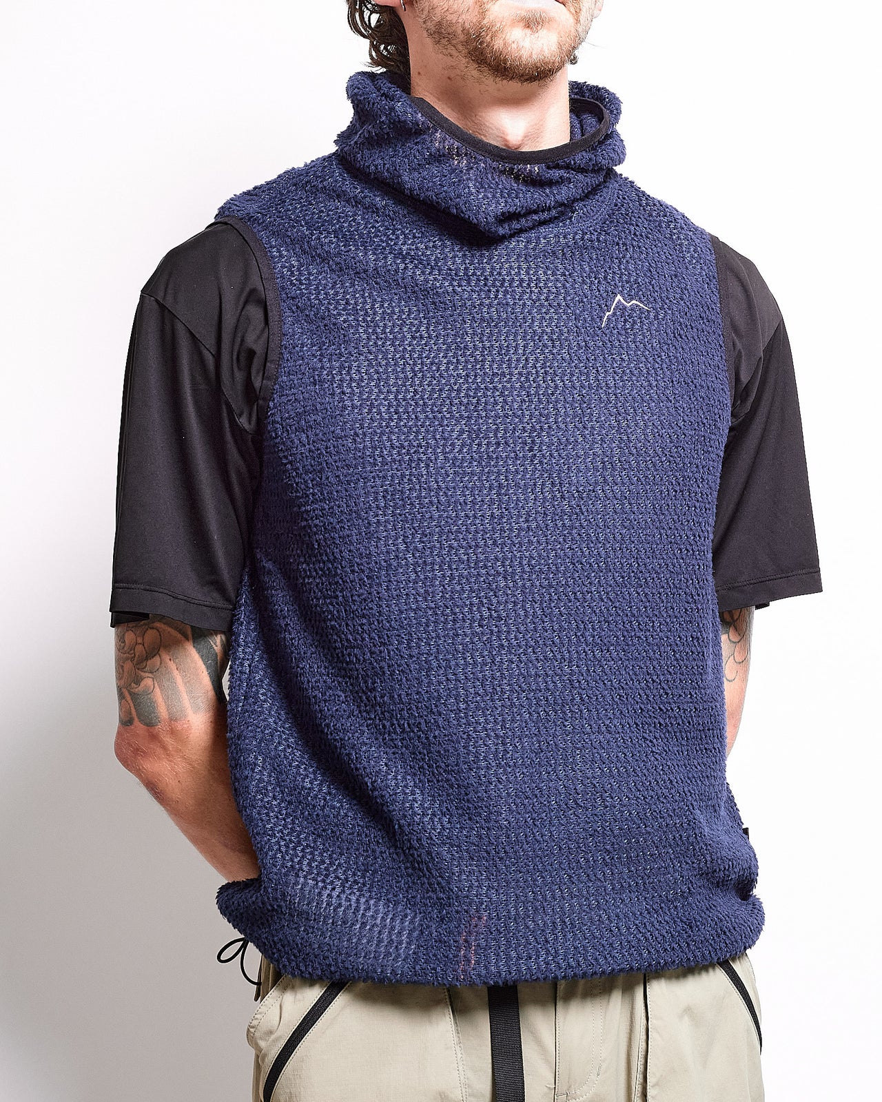 Alpha Pullover Vest in Navy